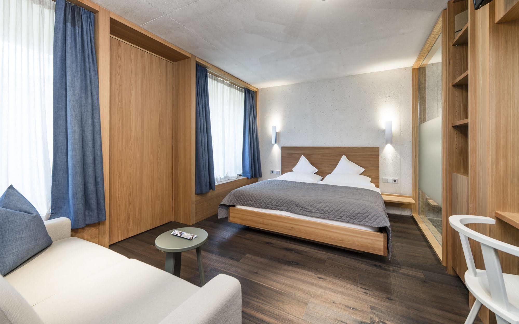 La Paula Apartments & Suites ซีอูซี ภายนอก รูปภาพ